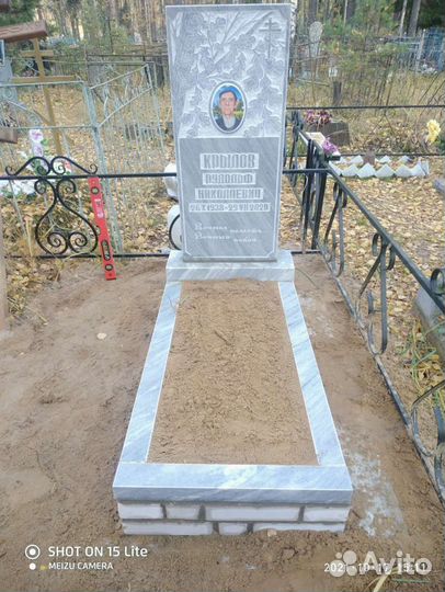 Оградки, памятники