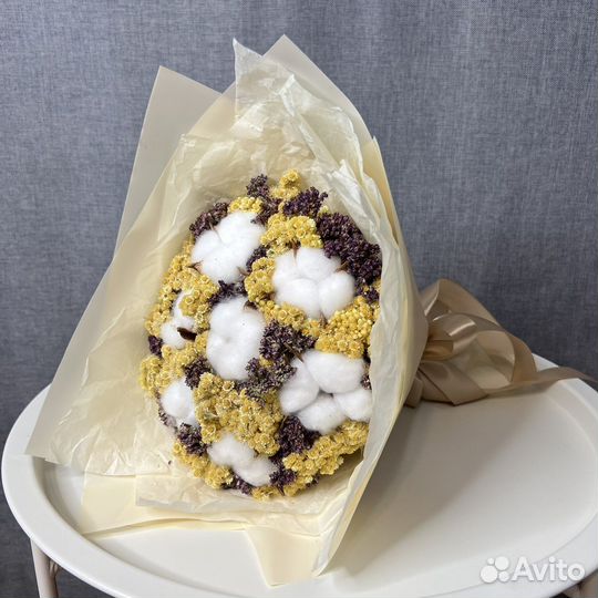 Букет с хлопком, душицей и бессмертником