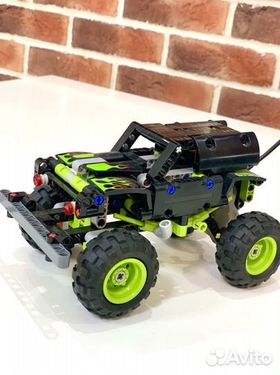 Конструктор Внедорожник Lego Technic 42118