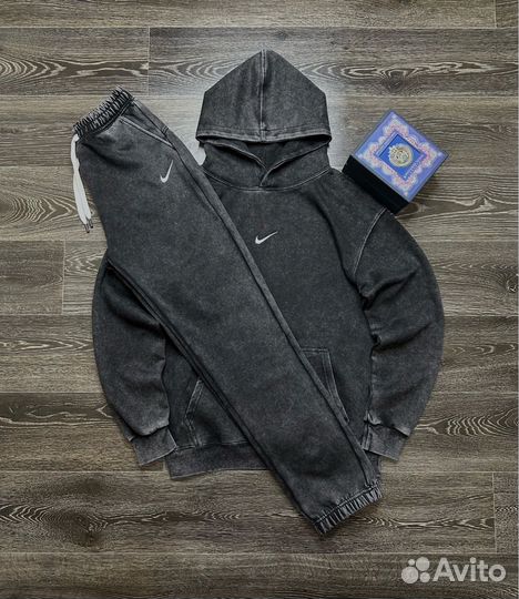 Варенный костюм Nike