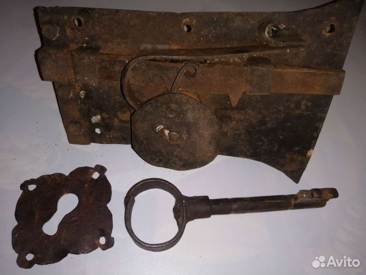 Замок накладной старинный