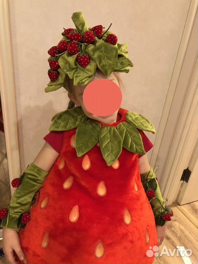 Костюм клубника новогодний + наряды для родителей