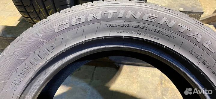 Continental CrossContact UHP E 235/55 R17