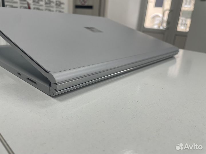 Surface book 2 15' i7/16/512/1060