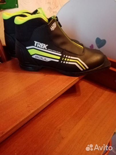 Лыжные ботинки