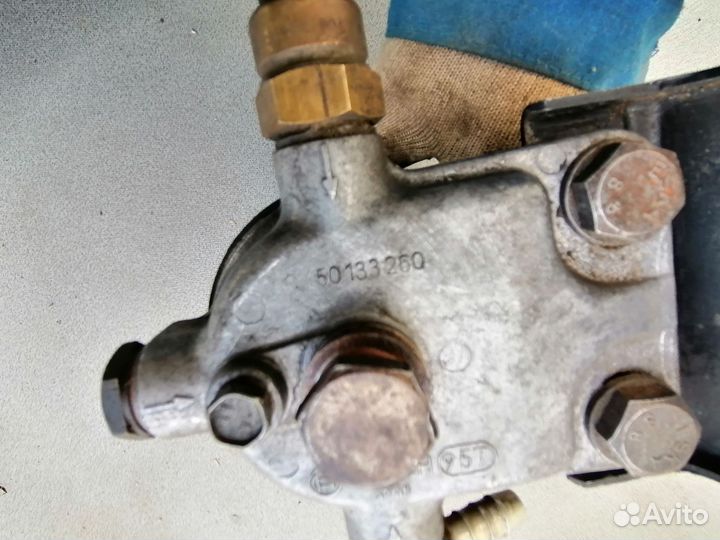 Кронштейн топливного фильтра для Opel Omega B