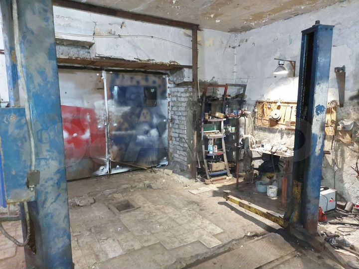 Гараж, > 30 м²