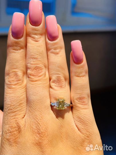 Золотое кольцо с желтым бриллиантом 2 карата GIA