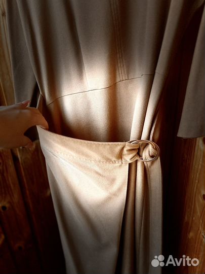 Платье бежевое