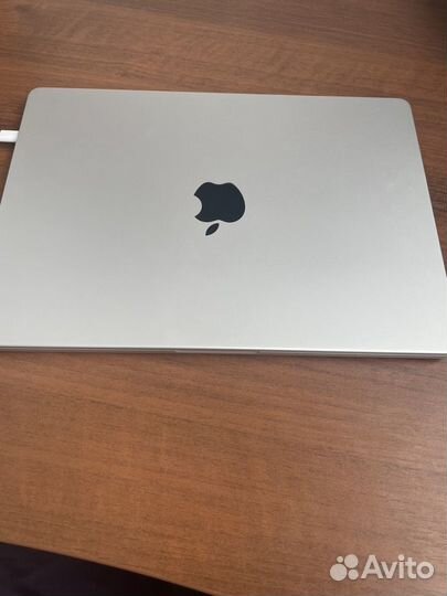 Apple MacBook 14 pro m1