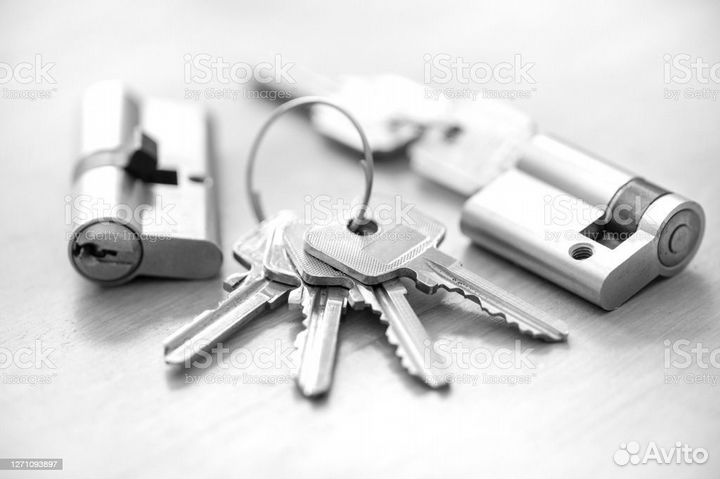 Вскрыть входную дверь /открыть авто/заменить замок