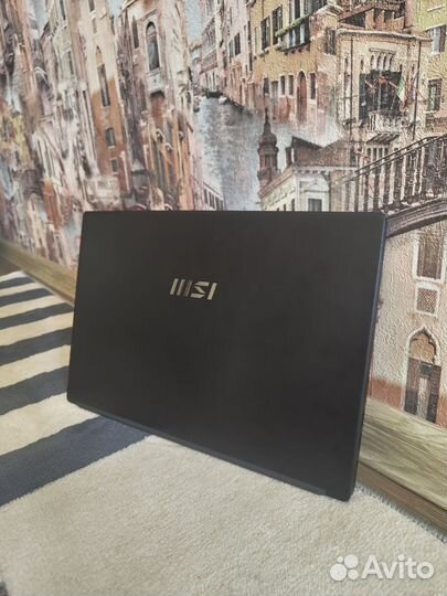 Ноутбук MSi Modern 15