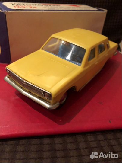 Игрушка Волга газ-24-10 заводная. СССР