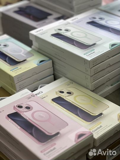 Чехоы Uniq для iPhone 15 Combat (MagSafe)