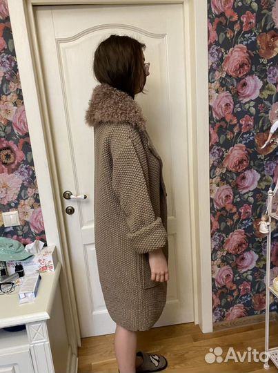 Вязаное пальто женское длинное