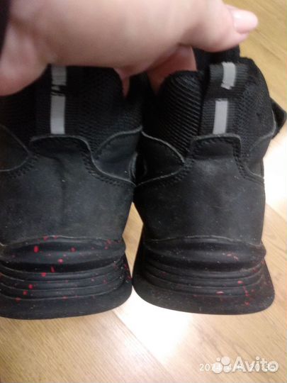 Ботинки осенние кроссовки