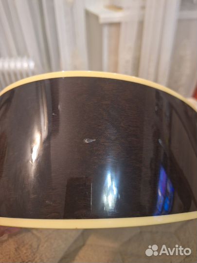 Акустическая гитара