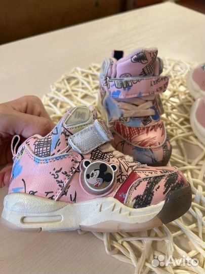 Кроссовки для девочки 22