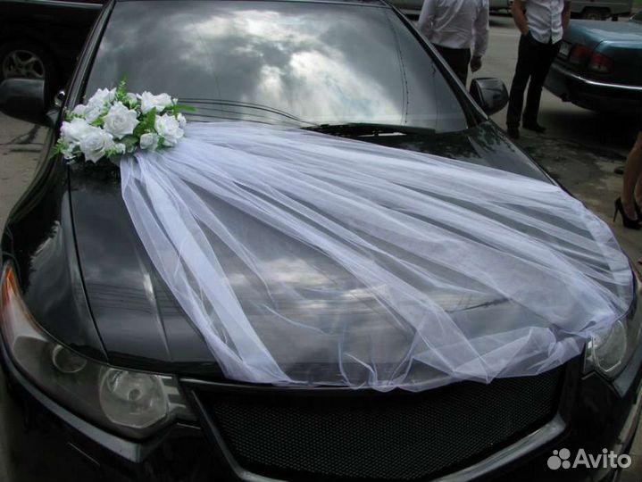 Украшение на автомобиль на капот цветы с фатином