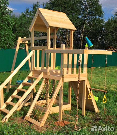 Детский игровой комплекс с горкой