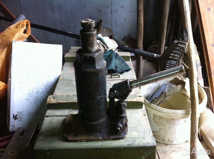 Продается домкрат