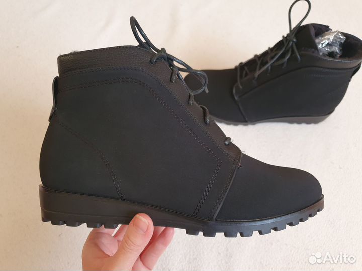 Новые ботинки