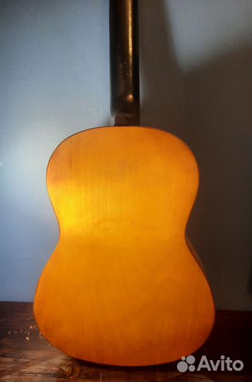 Акустическая гитара