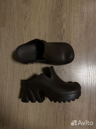 Сабо bottega veneta rubber flash