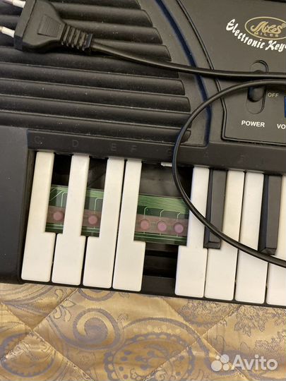 Синтезатор пианино в коробке