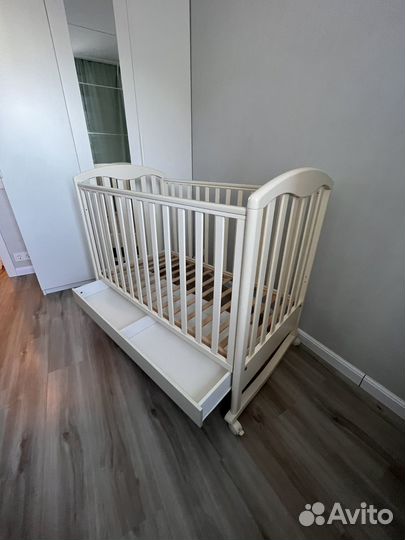 Детская кроватка