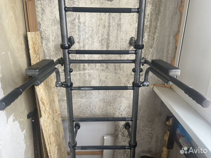 Шведская стенка с турником и брусьями