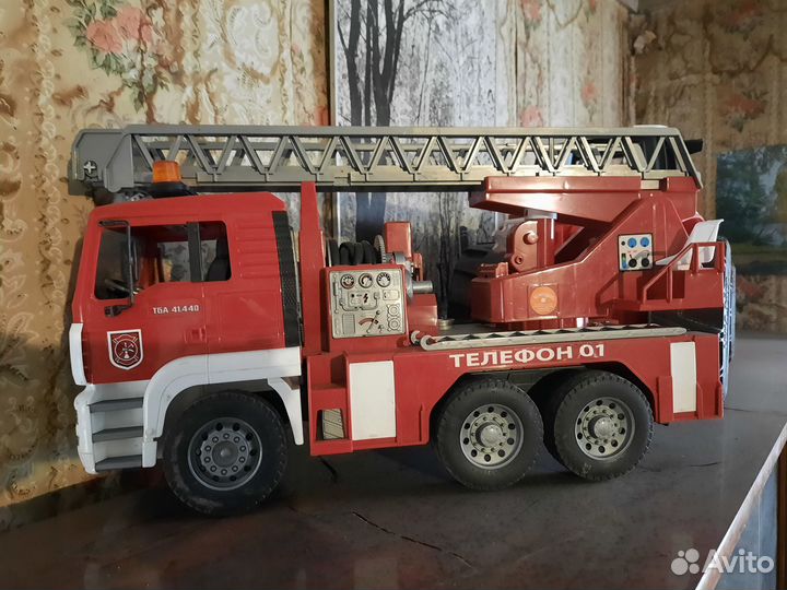 Машина-беговел, машина фирменная пожарная, трактор