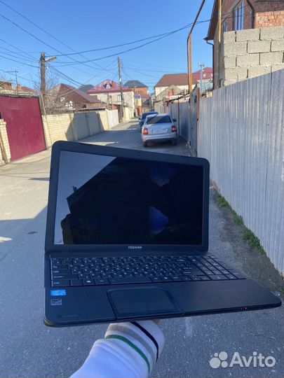 Шустрый ноутбук Toshiba на i3