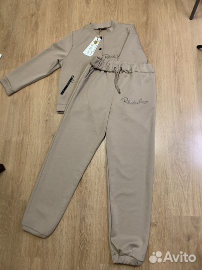 Костюм женский спортивный 46