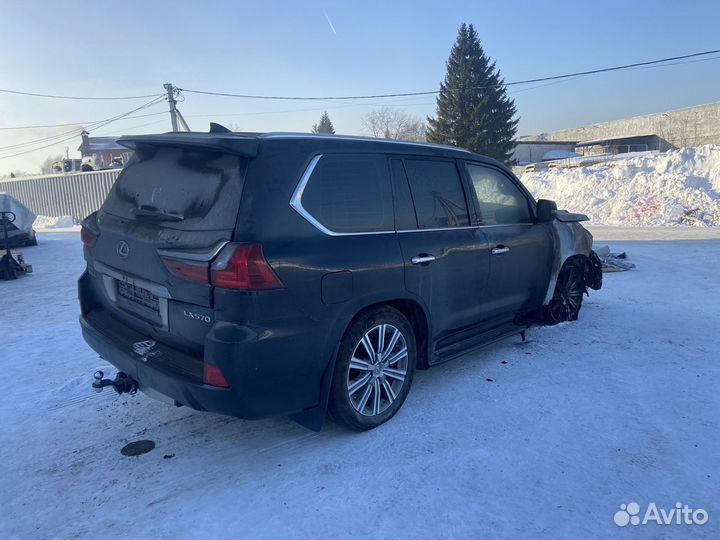 Lexus LX 5.7 AT, 2016, битый, 42 000 км