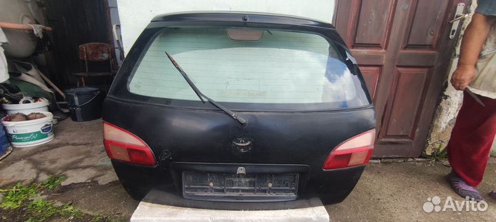 Крышка багажника тайота Авенсис т22