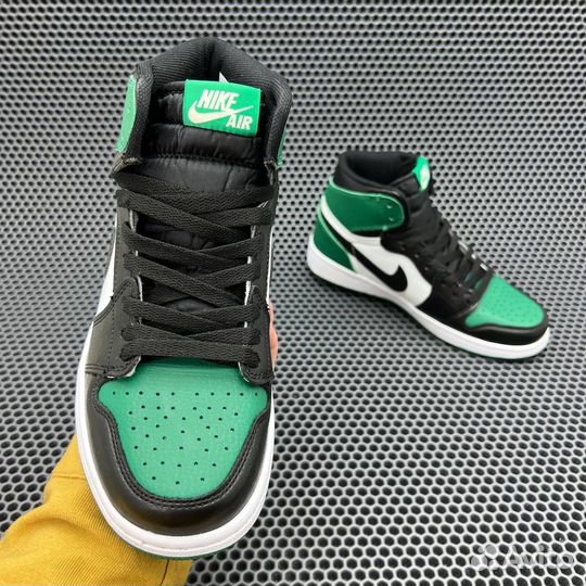 Кроссовки Nike Air Jordan 1 Retro High Pine Green