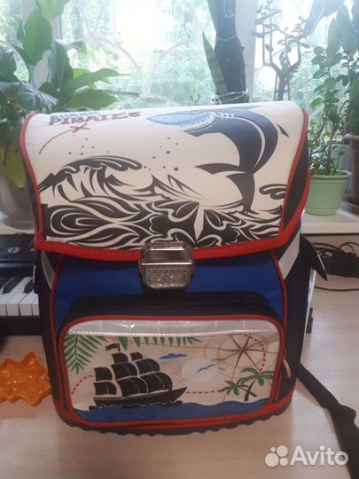 Рюкзак школьный