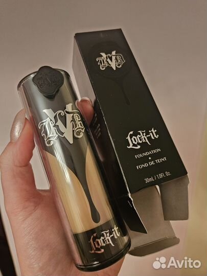 Тон-консилер перекрывает даже татухи KVD beauty