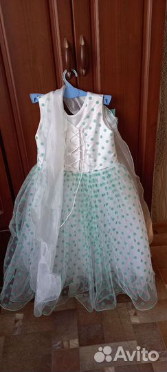Платье праздничное