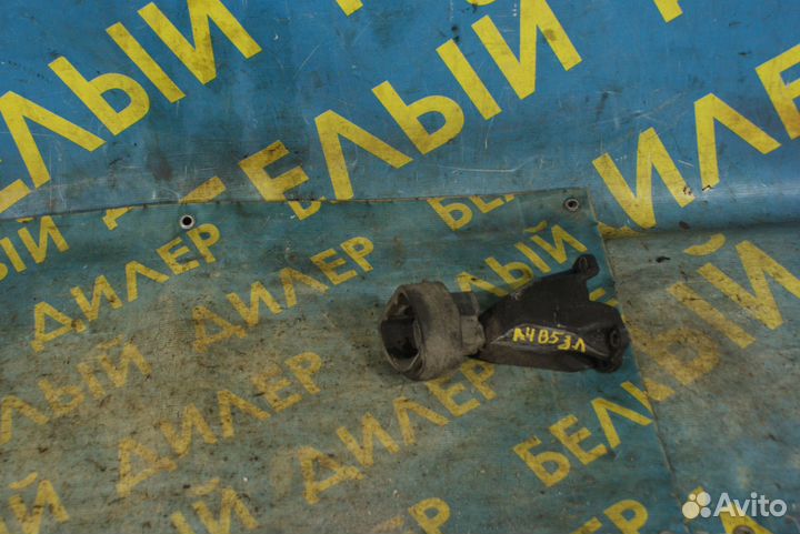 Левая опора кпп Audi A4 B5