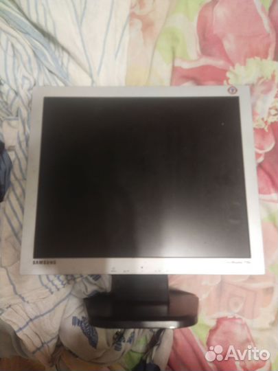Монитор Samsung syncmaster 710v