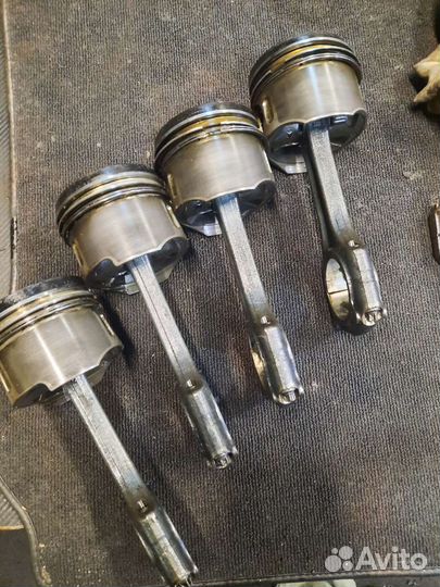 Поршень с шатуном Mercedes OM646