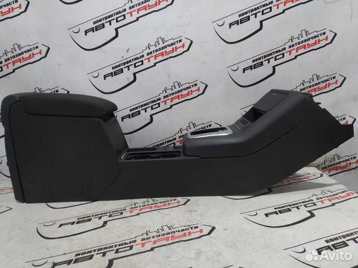 Подлокотник volkswagen tiguan 5N1 5N2 правый руль