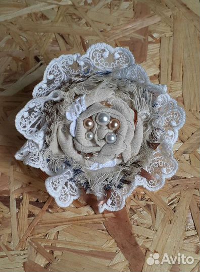 Брошь цветок из ткани в стиле бохо