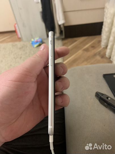 iPhone SE (2020), 64 ГБ