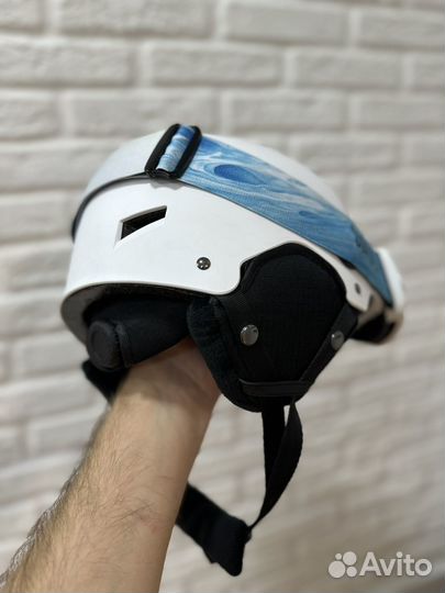 Горнолыжный шлем женский с очками