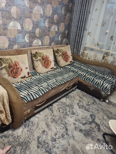 Большой угловой диван бу