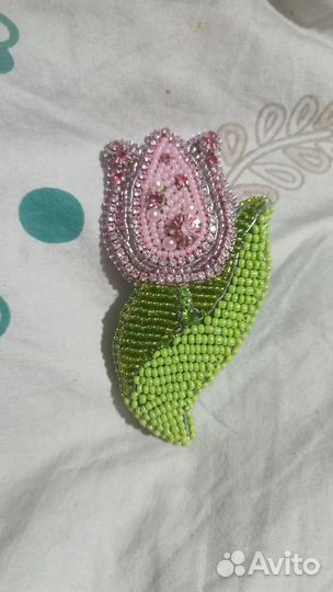 Брошь из бисера