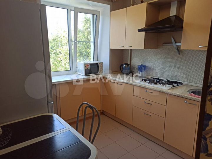 2-к. квартира, 43 м², 3/5 эт.